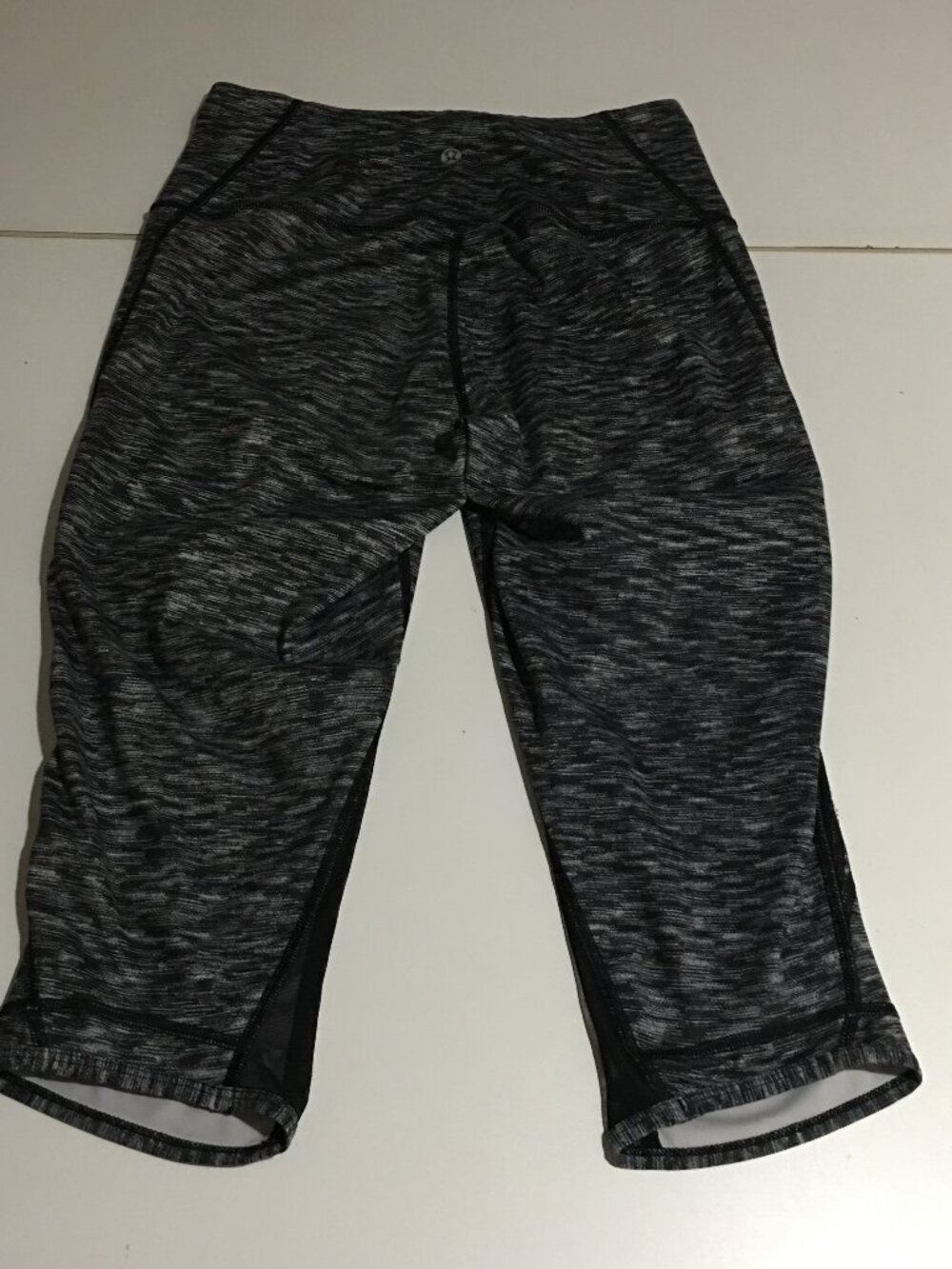 Lululemon Train Times Crop 17" Black Mesh Leggings Size 6 High Rise Yoga